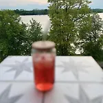 Kawalerka Z Widokiem Na Jezioro