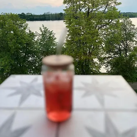 Kawalerka Z Widokiem Na Jezioro