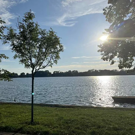 Kawalerka Z Widokiem Na Jezioro *