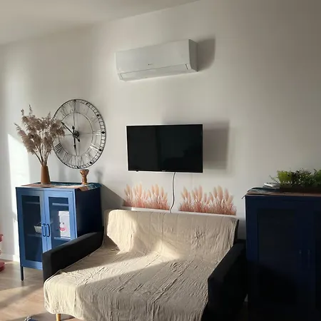 Kawalerka Z Widokiem Na Jezioro *